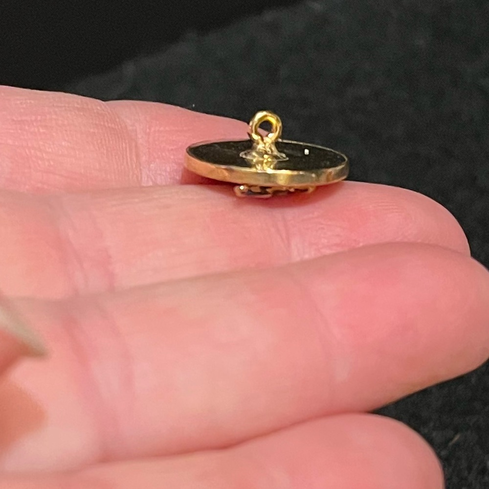 Set of 7 Vintage Horse Motif Buttons Gold Tone - Picture 6 of 7